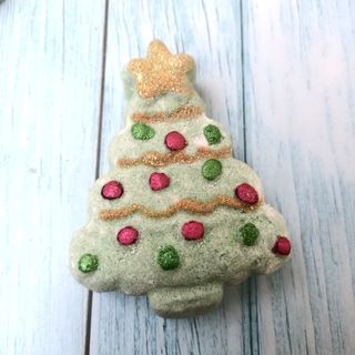 Christmas tree bath bomb