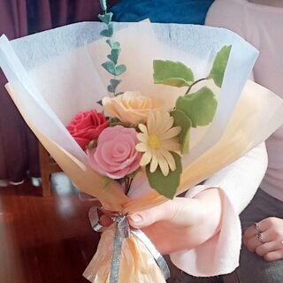 Felt forever blooms Rose bouquet